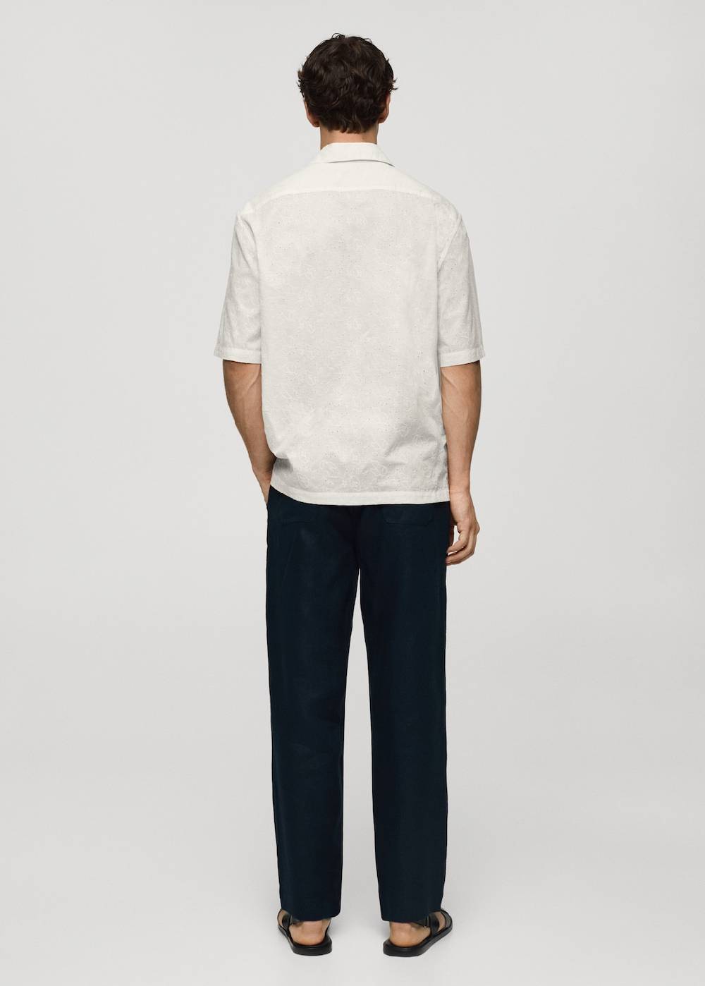 Mango Besticktes Relaxed-Fit-Hemd aus 100 % Baumwolle 2025