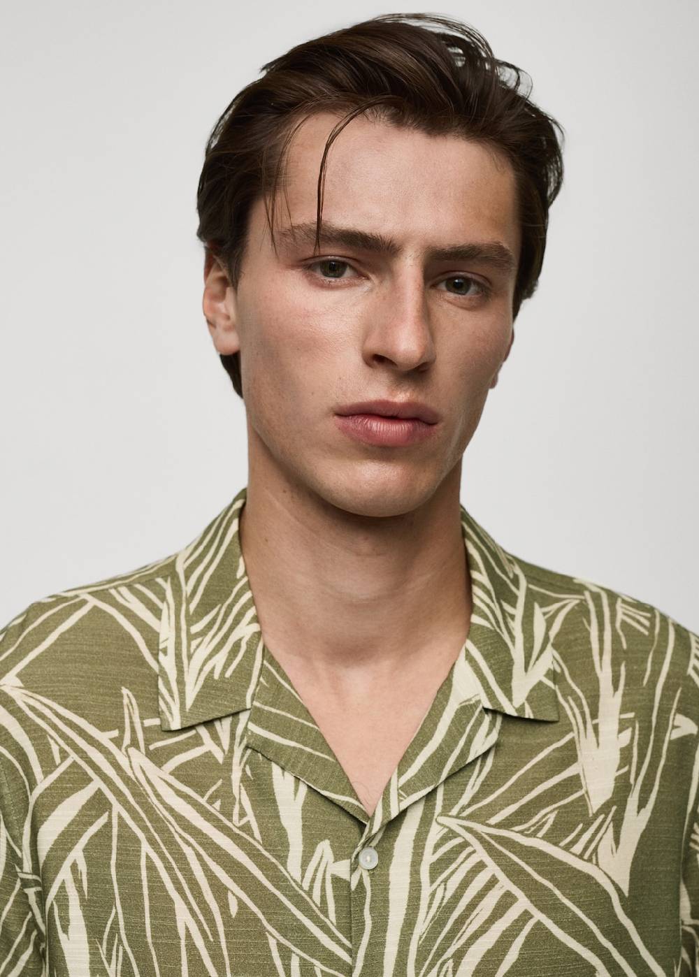 Mango Regular Fit-Hemd mit Blattmotiv Verkauf