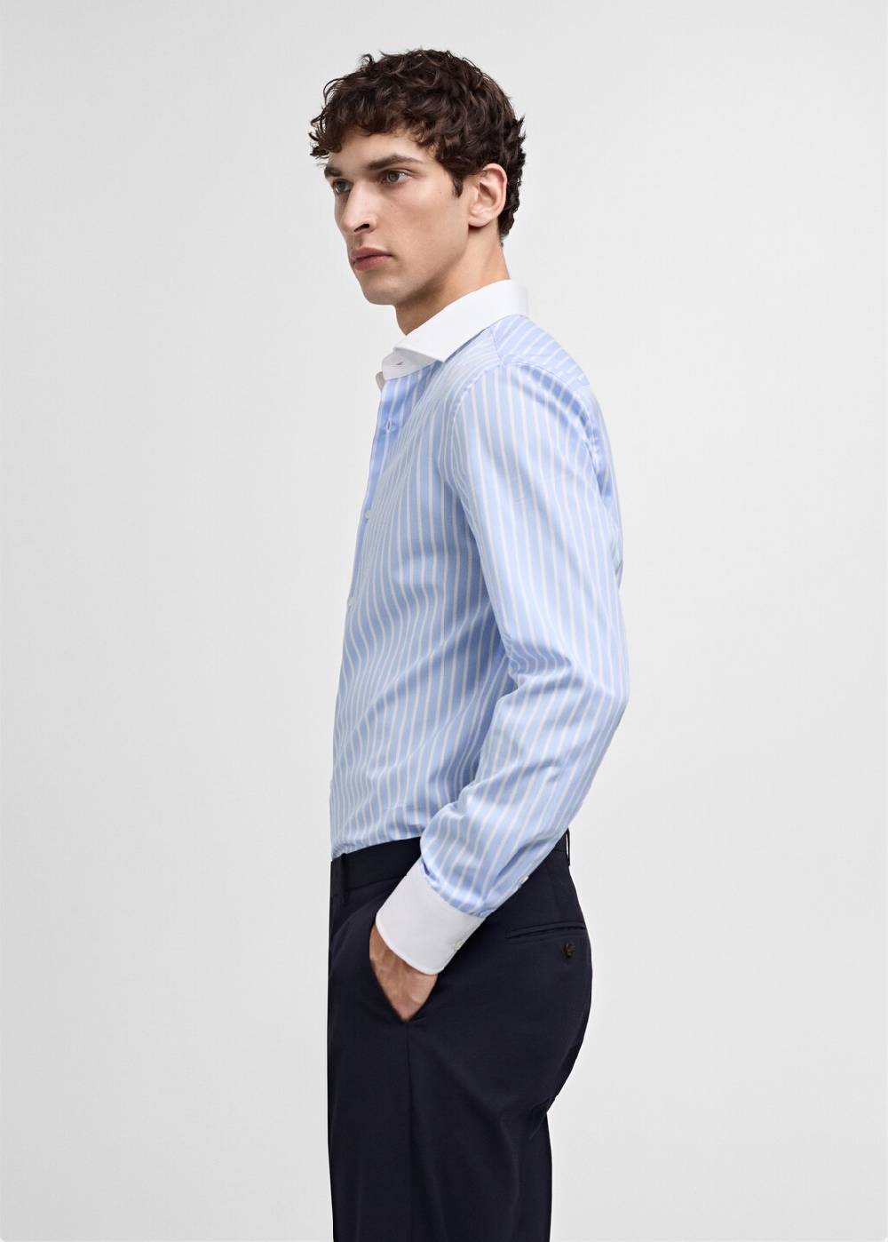 Mango Gestreiftes Slim-Fit-Anzughemd Top Angebot