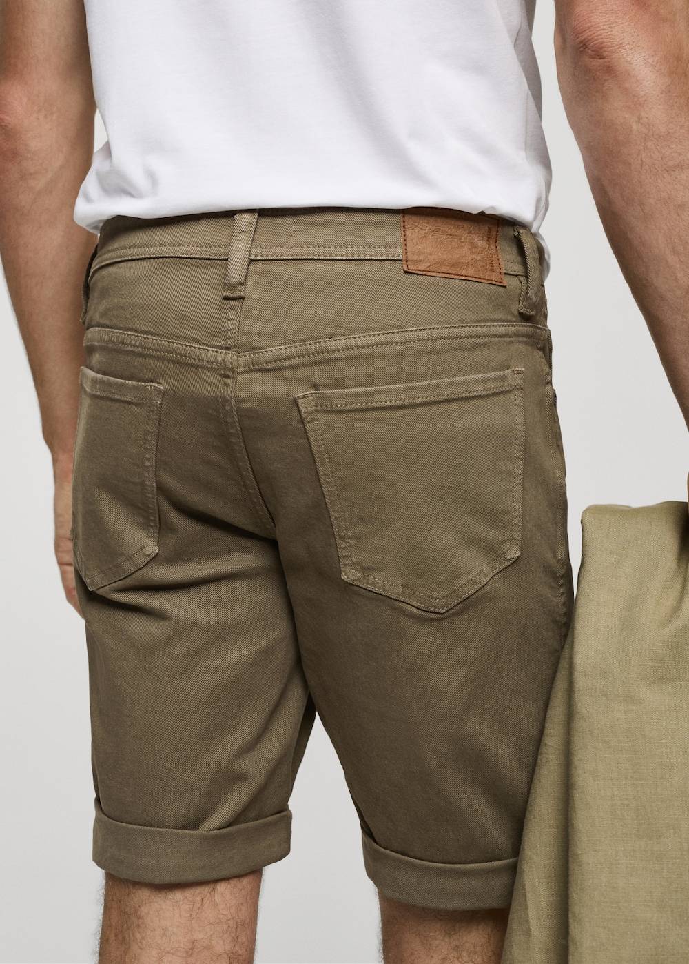 Mango Slim Fit-Jeans-Bermudashorts Saisonale Angebote