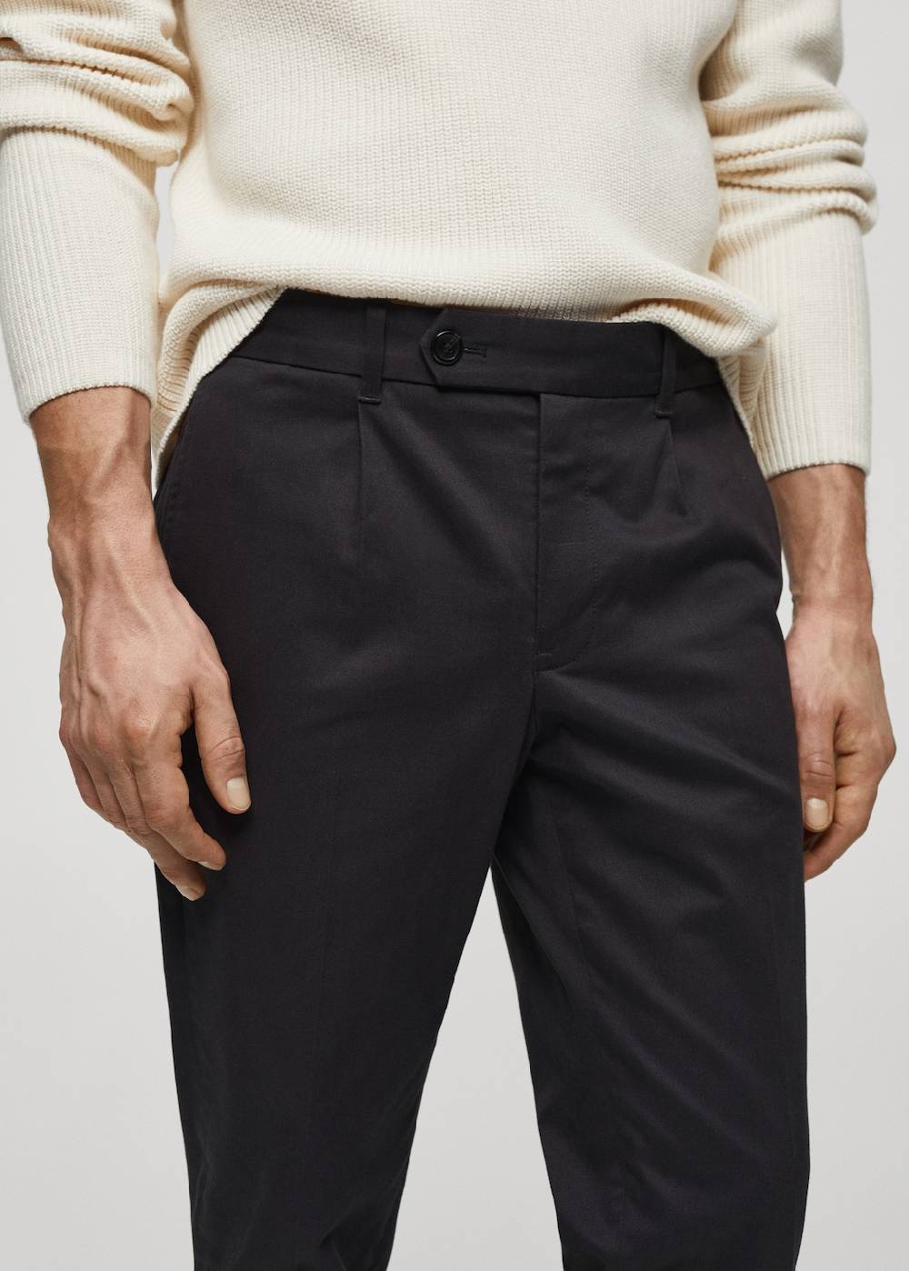Mango Slim Fit-Bundfaltenhose aus Baumwolle Zeitbegrenzte Promotion