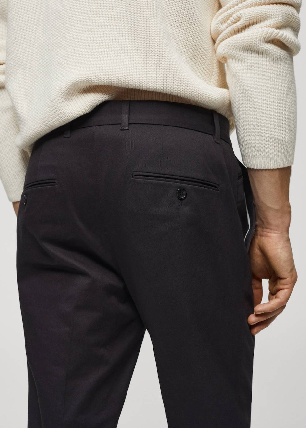 Mango Slim Fit-Bundfaltenhose aus Baumwolle Zeitbegrenzte Promotion