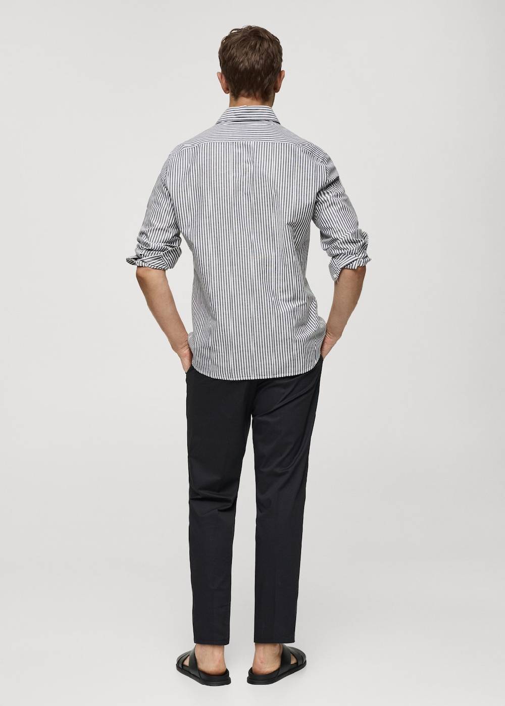 Mango Gestreiftes Regular-Fit-Hemd aus Leinen mit Baumwolle Wochenangebot