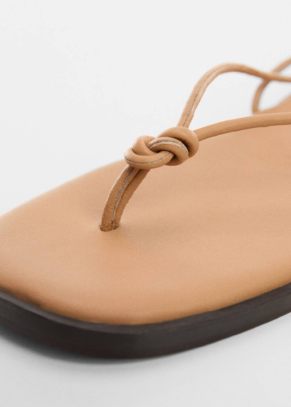 Mango Leder-Riemensandale Black Friday