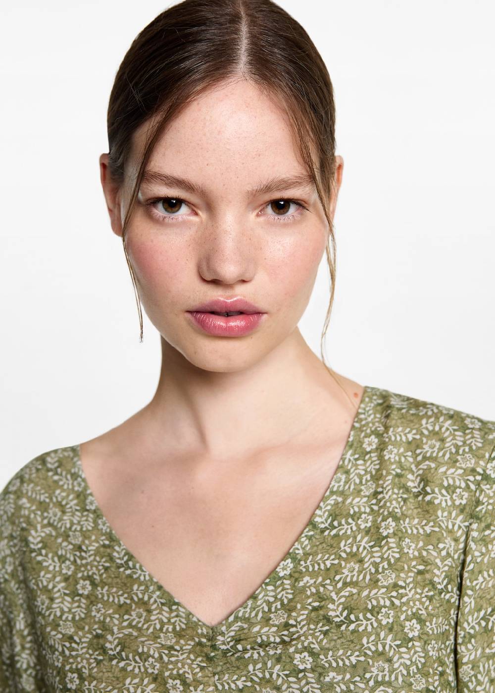 Mango Florales Kleid mit Rüschen Letzter Tag