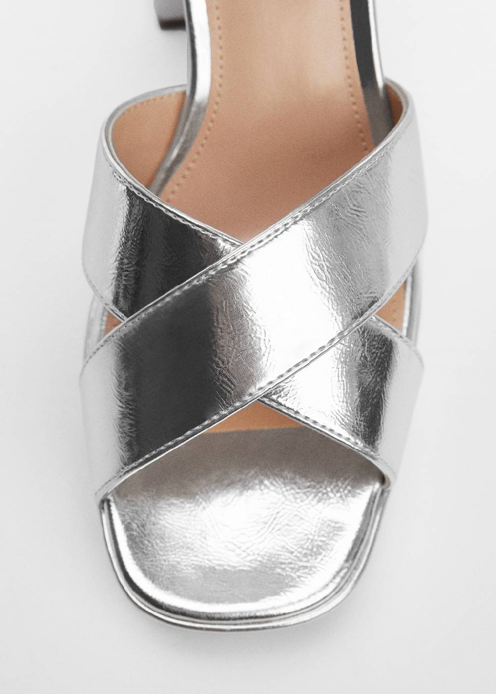 Mango Metallic-Sandale mit Absatz Auslauf