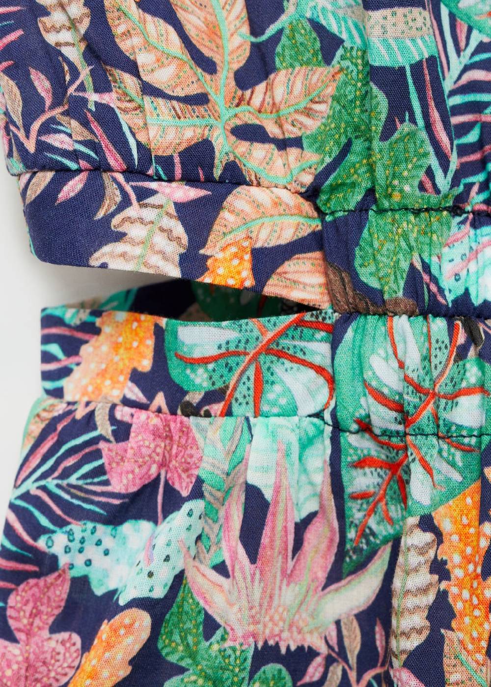 Mango Jumpsuit mit Tropen-Print Muttertagsangebot