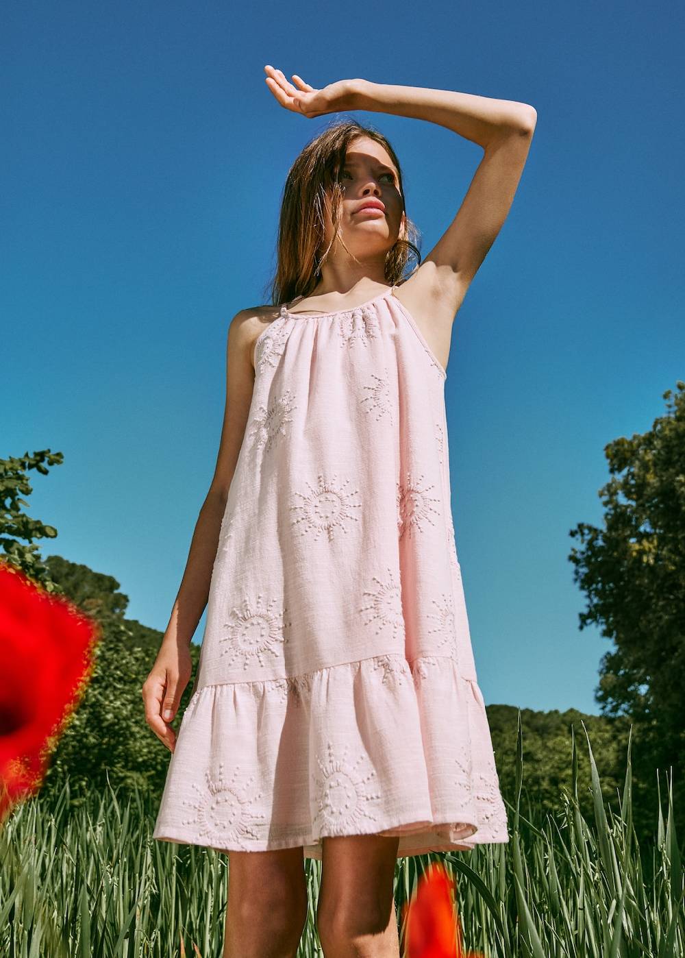 Mango Kleid mit gestickten Details Exklusive Angebote