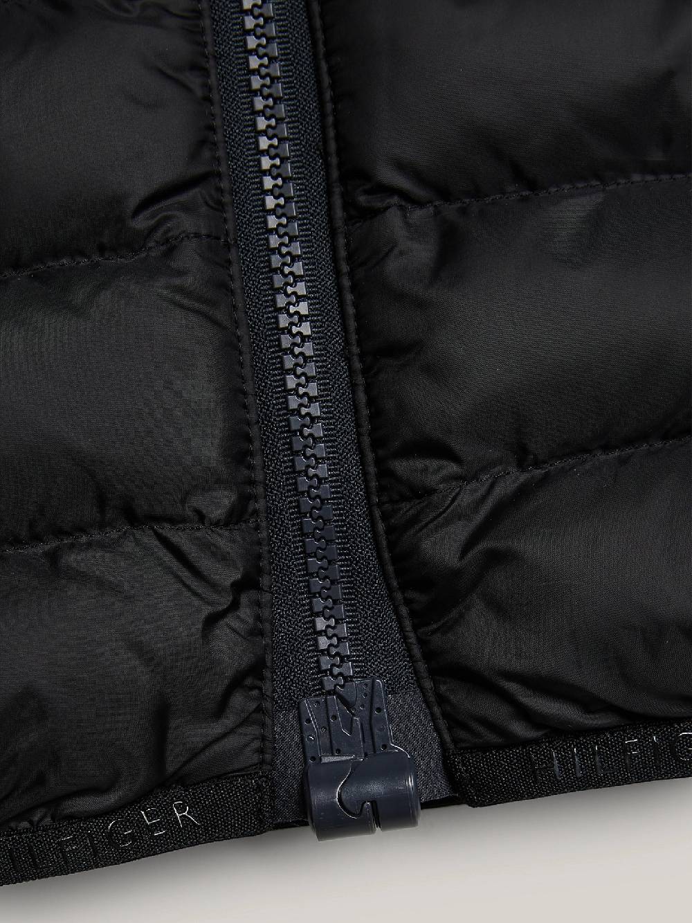 Tommy Hilfiger Weste Kostenlose Rückgabe