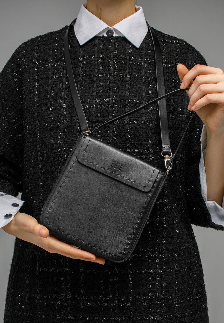 Philini Handtasche in schwarz - Saphira Im Verkauf