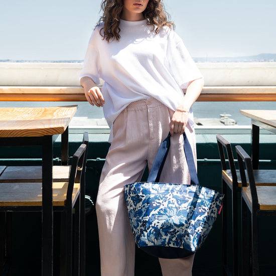 Reisenthel shopper M flora blue (Handtasche,blau) Schlussverkauf