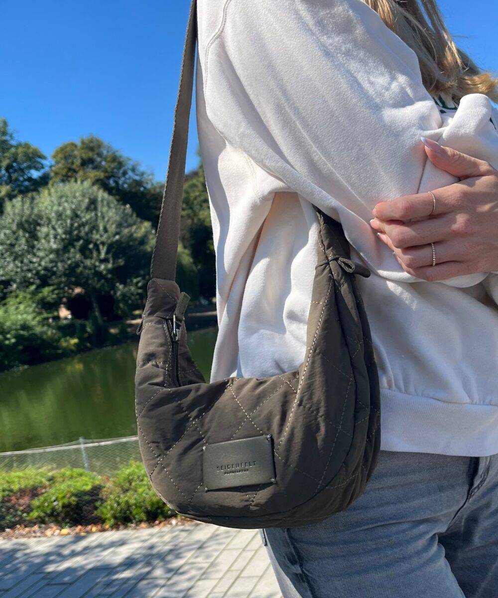 Seidenfelt Hetta Halfmoon Bag Limitierter Zeitrabatt